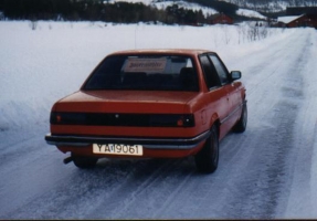 BMW 320 E21 -79 4