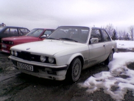 bmw-320i-e30-84-krokanis-2