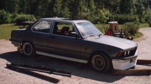 bmw-323i-e21-81-10