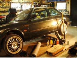 bmw-327i-e30-pure-orange-49