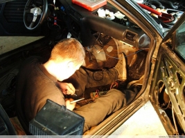 bmw-327i-e30-pure-orange-73