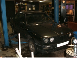 bmw-327i-e30-pure-orange-97